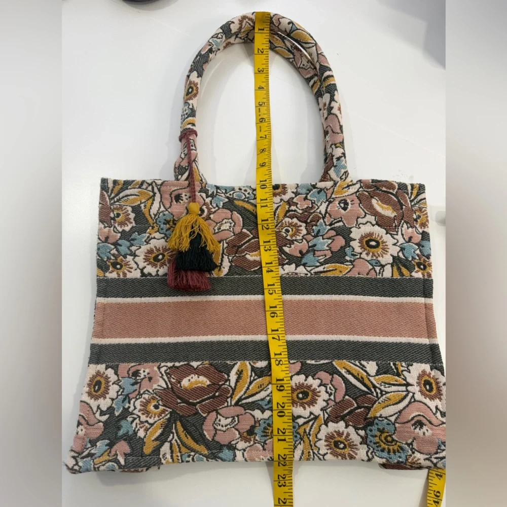 Nilani Floral Tote‎ Bag